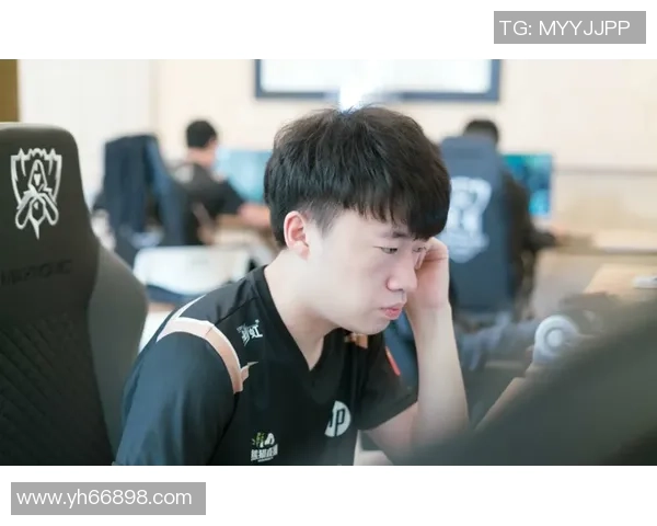 赛后分析：LNG与RNG在比赛中的耐力对决与战术思考